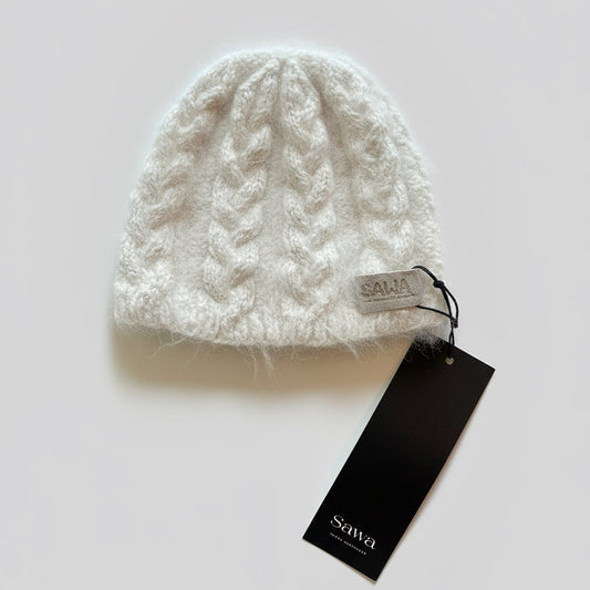 Handgestrickte Haube aus Angora Zopf