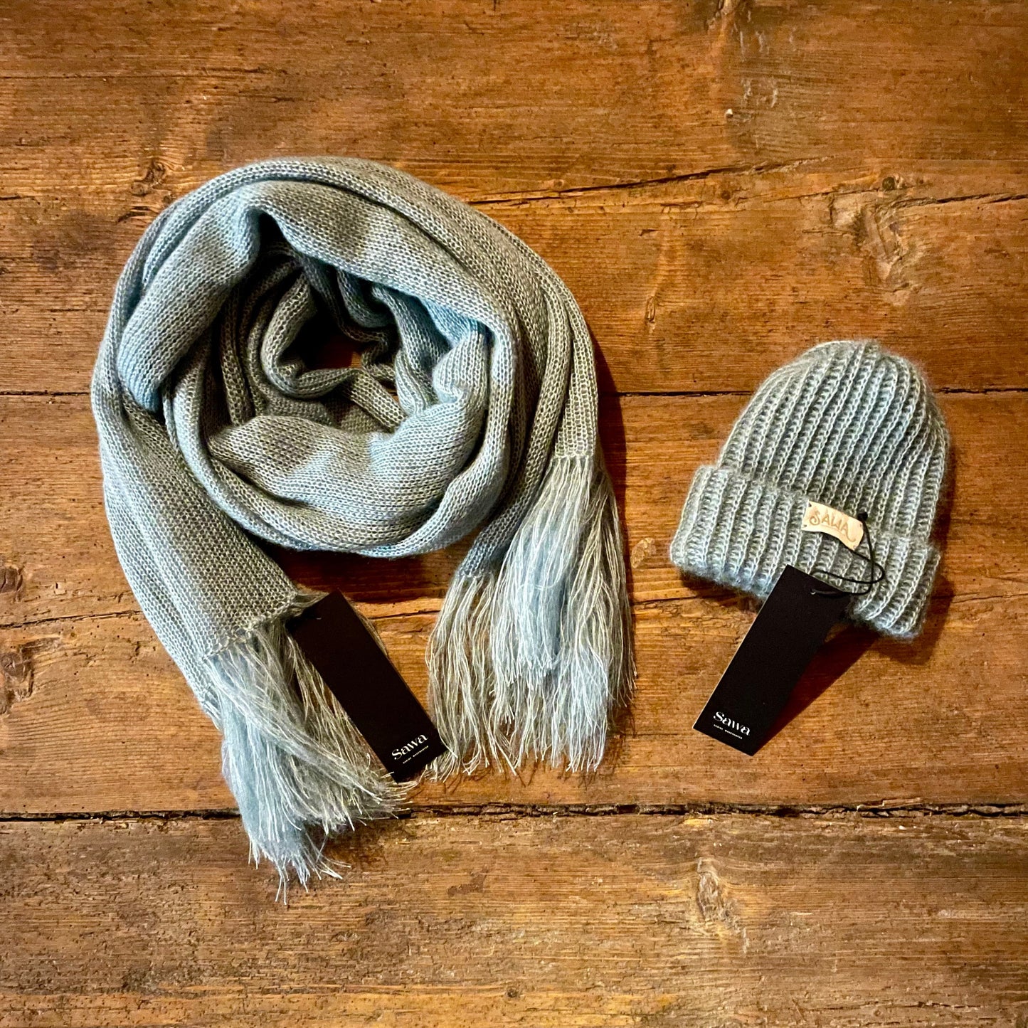 Schal und Haube aus Mohair & Seide im Set