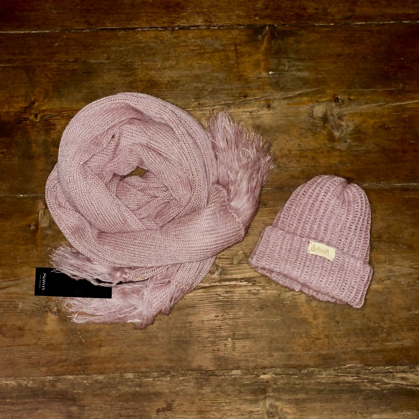 Schal und Haube aus Mohair & Seide im Set